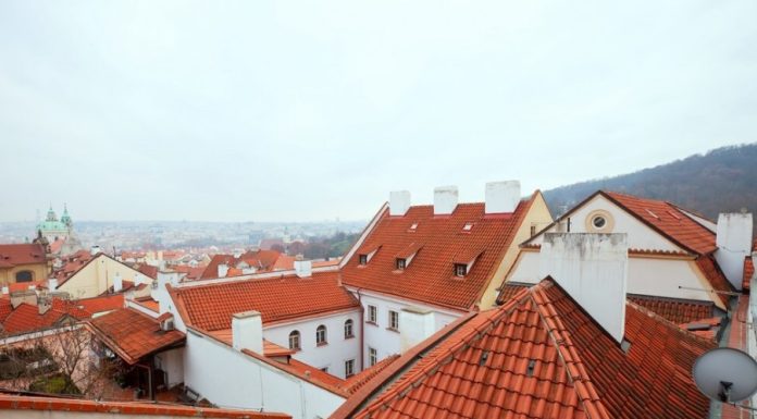 Környezetbarát cserpeslemez: Útmutató a fenntartható tetőfedéshez cserepeslemez