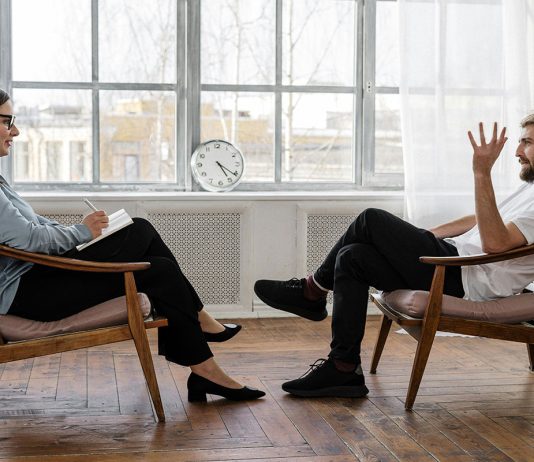 Segítő szakemberek: Terapeuta, coach, pszichológus. Mi a különbség?