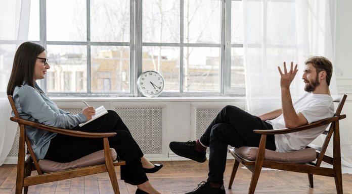 Segítő szakemberek: Terapeuta, coach, pszichológus. Mi a különbség?